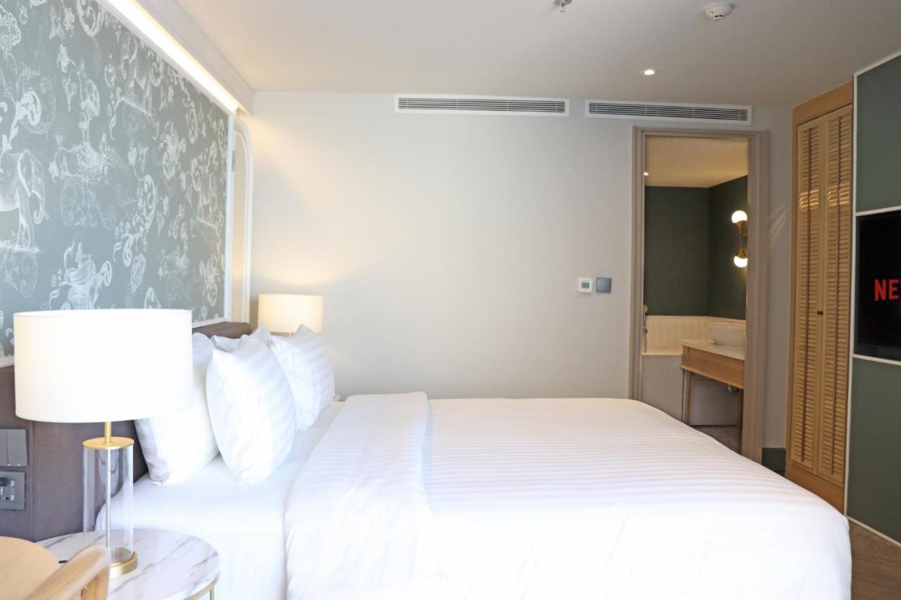 The Quarter Chaophraya By Uhg Hotel Bangkok Exterior photo