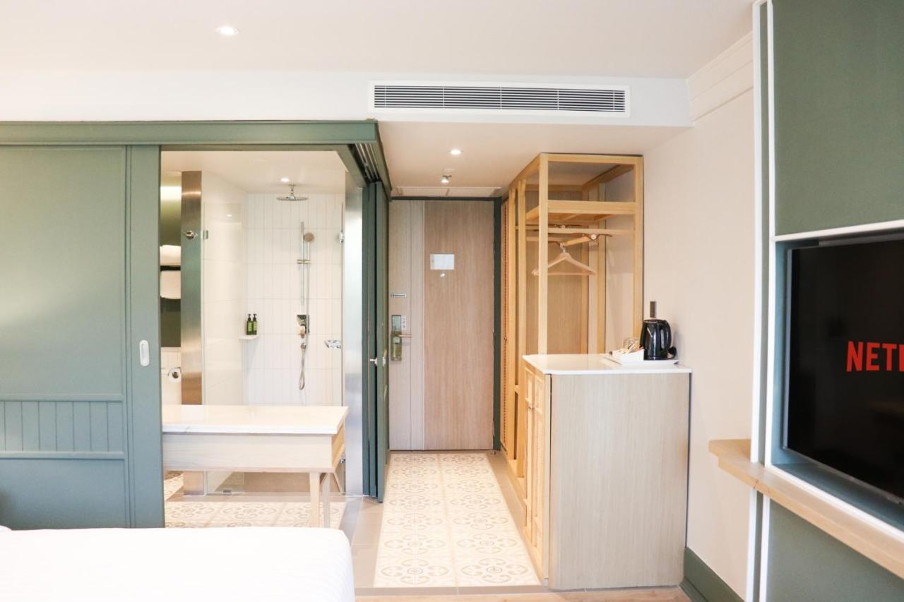 The Quarter Chaophraya By Uhg Hotel Bangkok Exterior photo